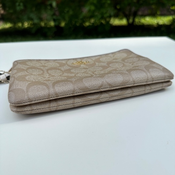 Coach Large Wristlet Wallet Signature Canvas - Picture 6 of 8